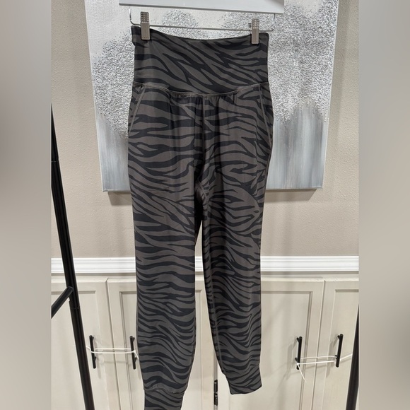 Old Navy Active Powersoft Jogger - Picture 2 of 6